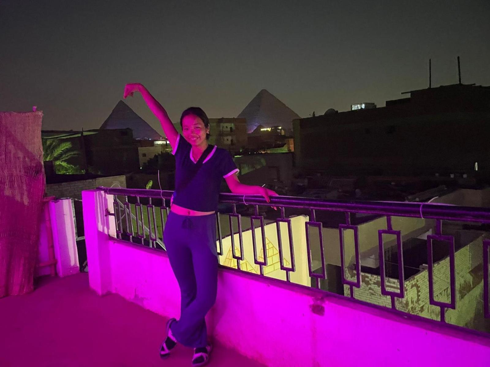 לינה וארוחת בוקר Kafret el-Gabal Jana Pyramids View In 3 מראה חיצוני תמונה