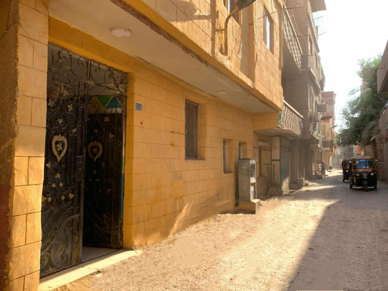 לינה וארוחת בוקר Kafret el-Gabal Jana Pyramids View In 3 מראה חיצוני תמונה