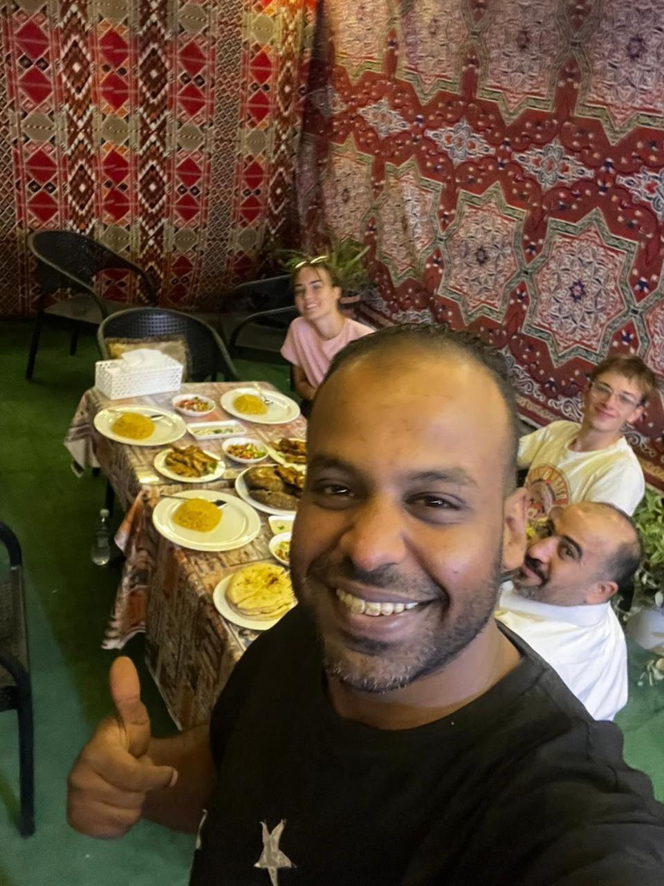 לינה וארוחת בוקר Kafret el-Gabal Jana Pyramids View In 3 מראה חיצוני תמונה