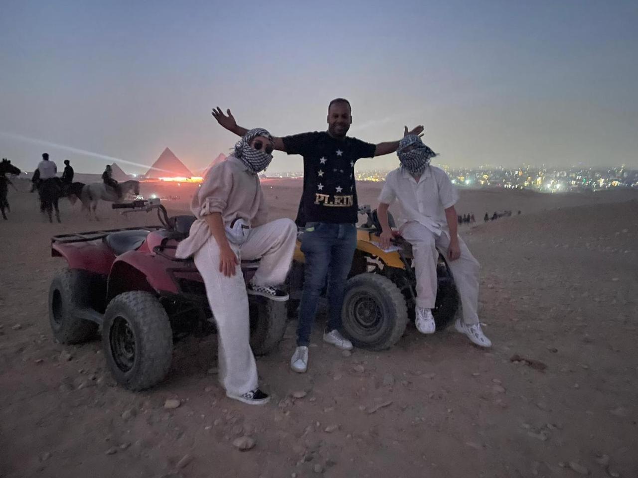 לינה וארוחת בוקר Kafret el-Gabal Jana Pyramids View In 3 מראה חיצוני תמונה