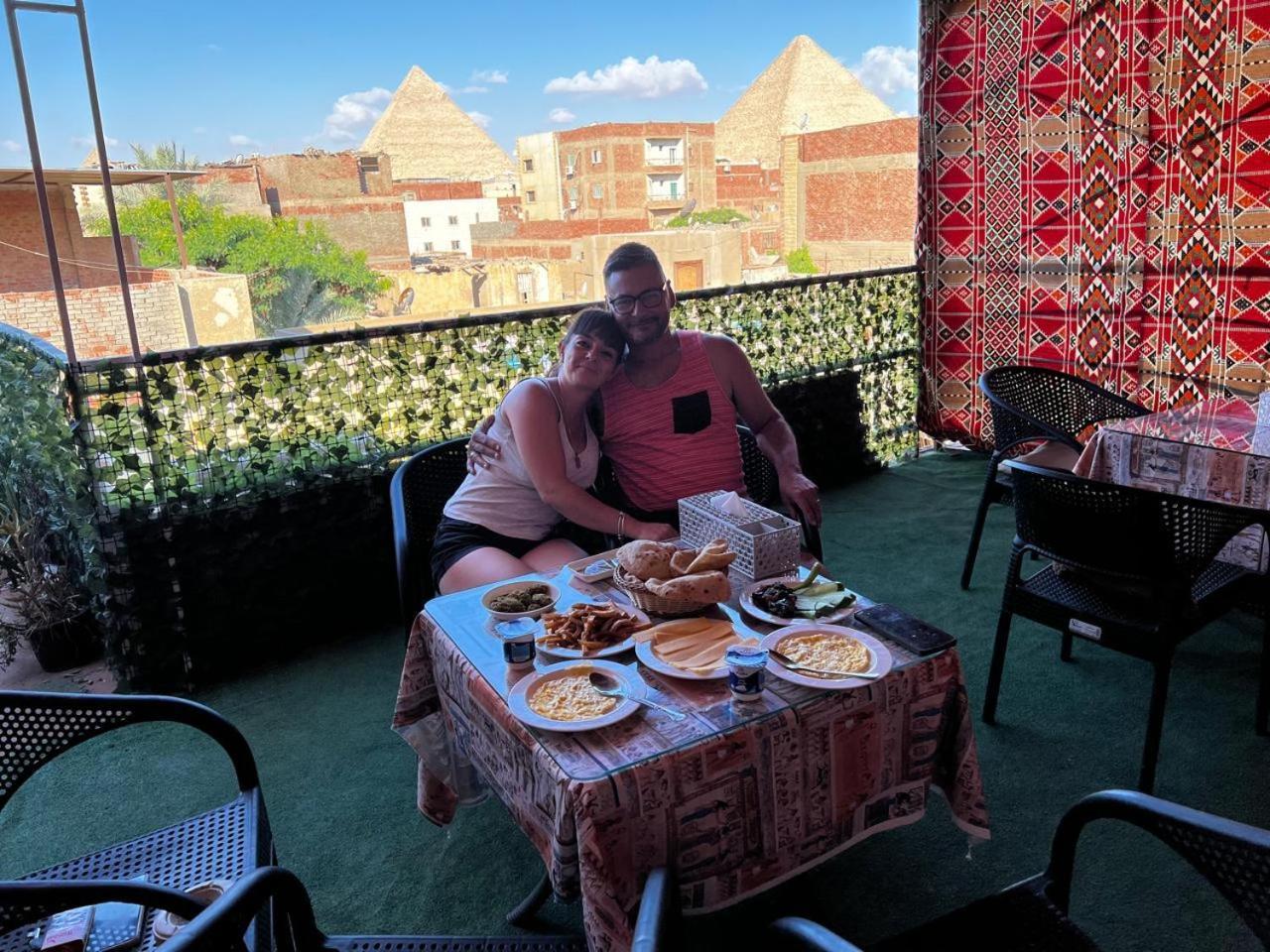 לינה וארוחת בוקר Kafret el-Gabal Jana Pyramids View In 3 מראה חיצוני תמונה